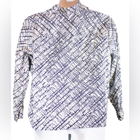 Chico’s Wrinkle-Resistant Black White Abstract Button-Front Shirt | Size 3 (XL) - Picture 6 of 13